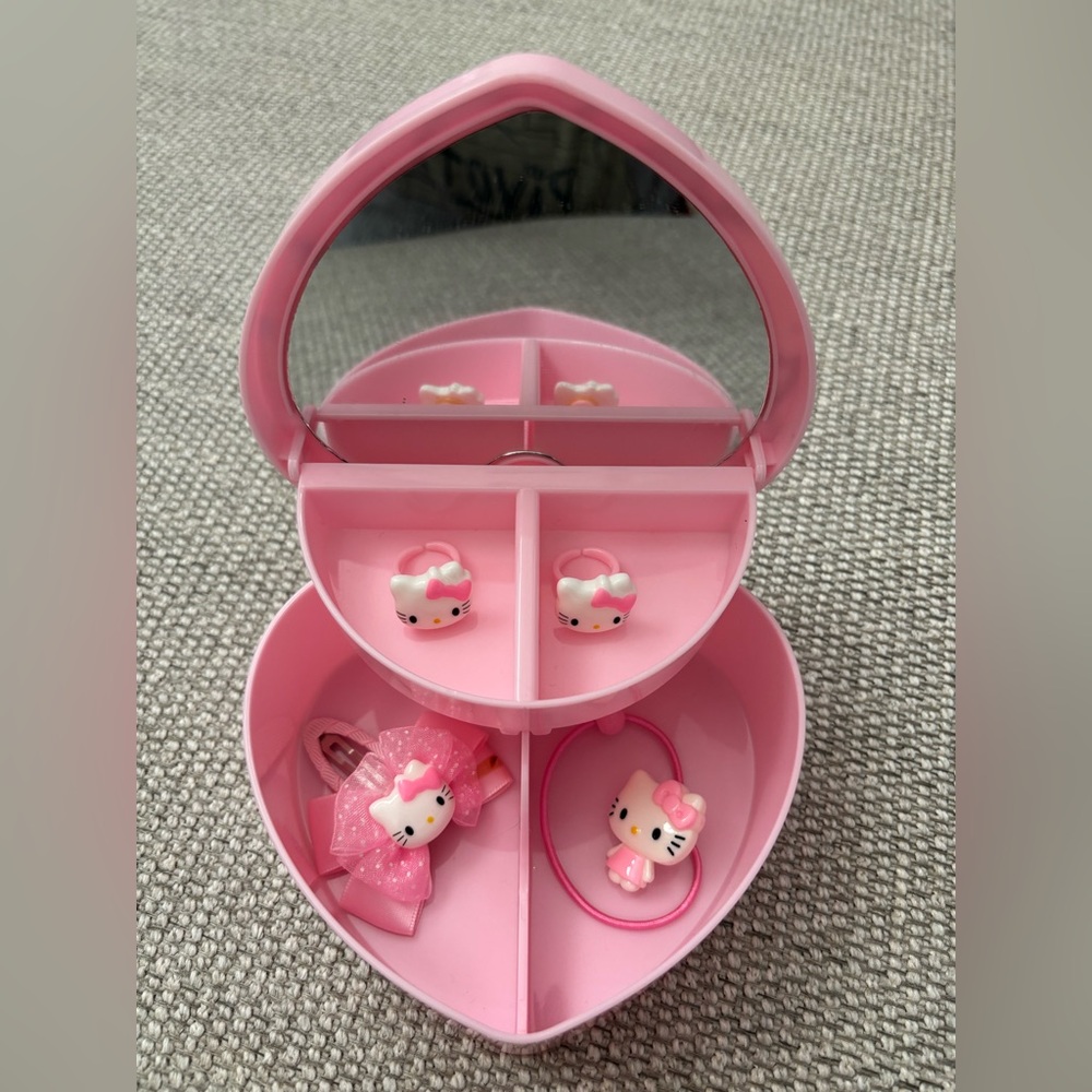 Hello Kitty Jewelry Box - Picture 7 of 9